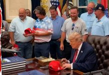Trump SURPRISES Reflecting Pool Crew With Oval Office Recognition Trump SURPRISES Reflecting Pool Crew With Oval Office Recognition